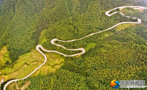 新宁潘家坳农村公路。